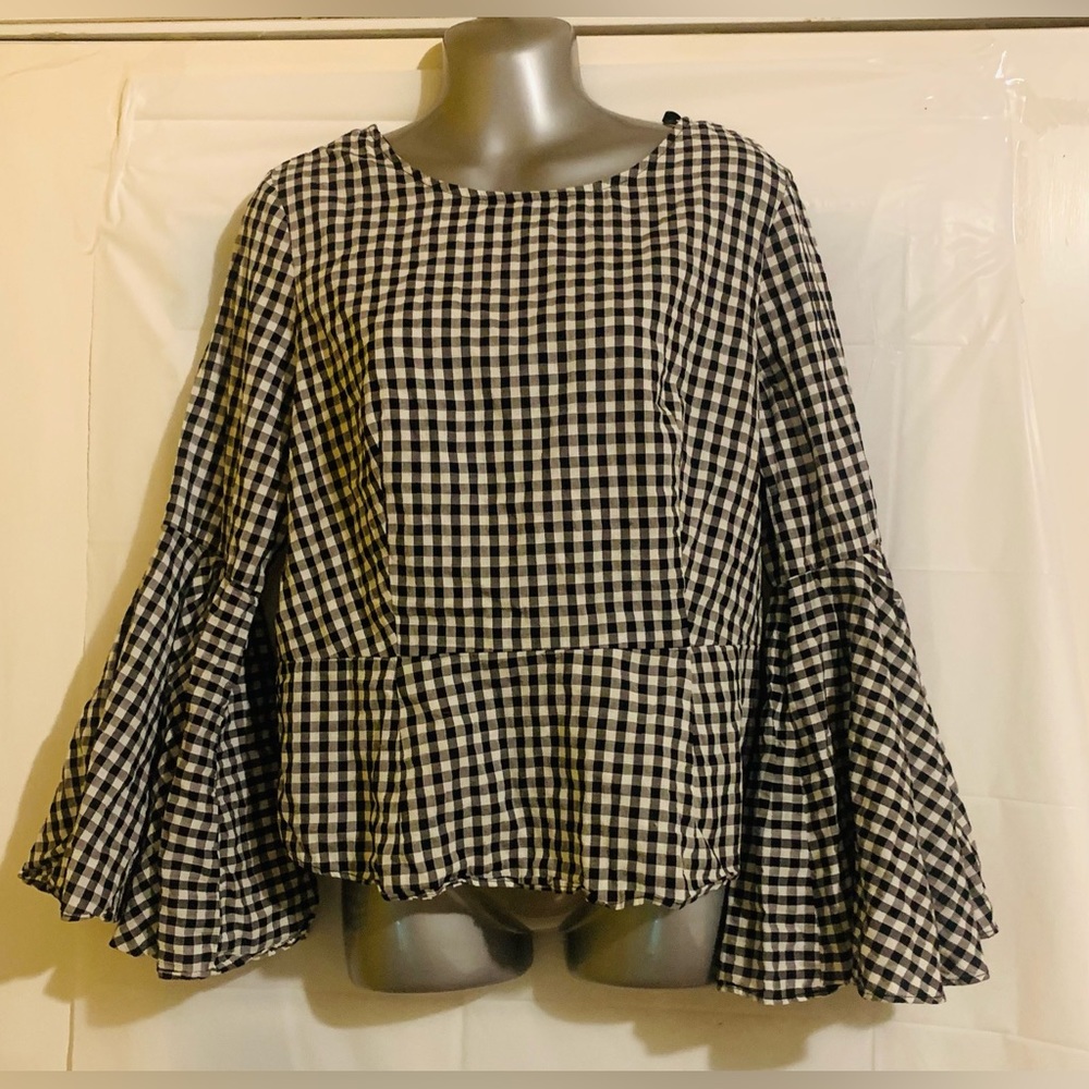 Nanette Lepore Black & White
Gingham Open tie Back Bell Sleeve Blouse